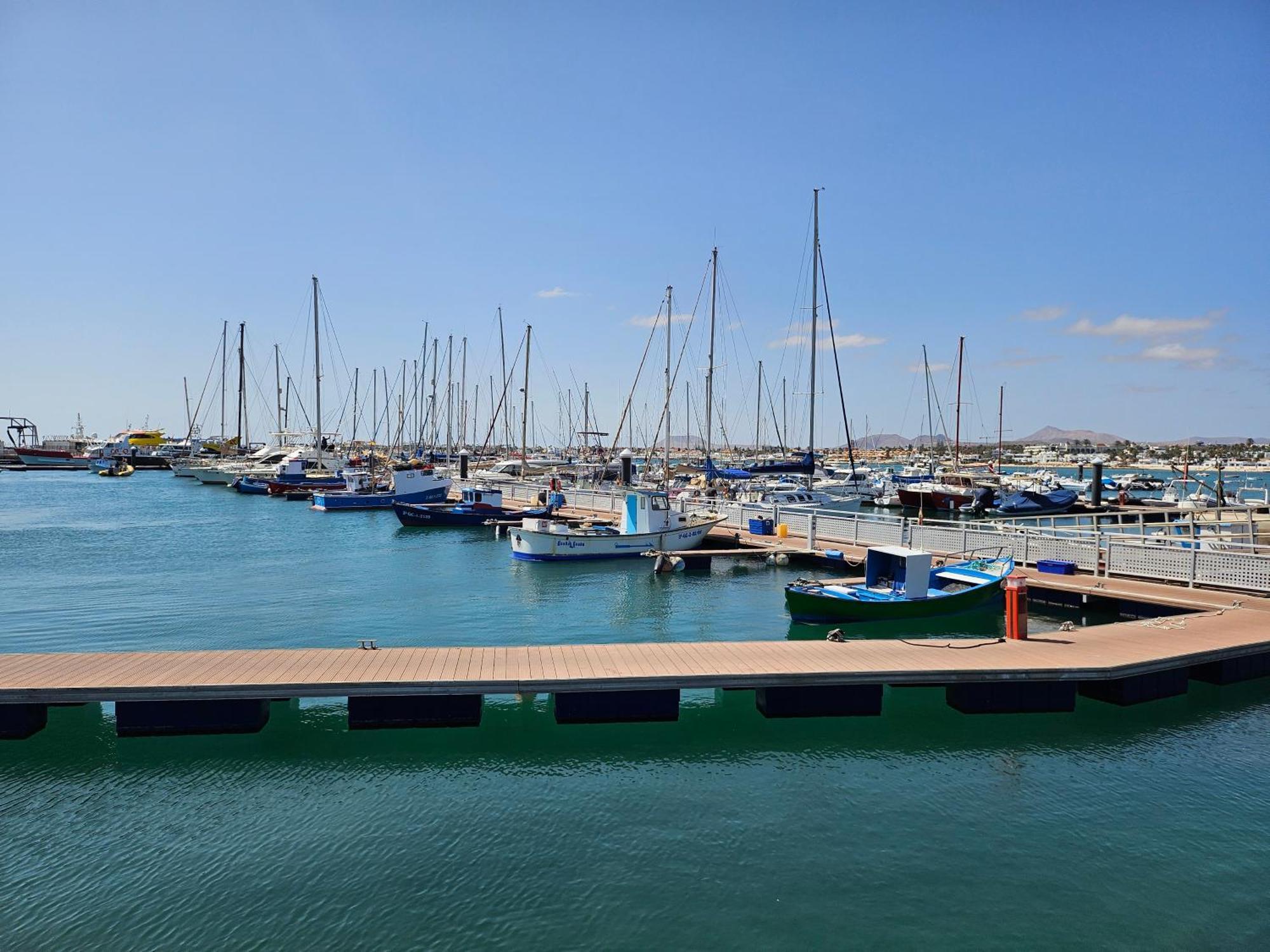 Corralejo Coliving By Amazzzing Travelホステル エクステリア 写真
