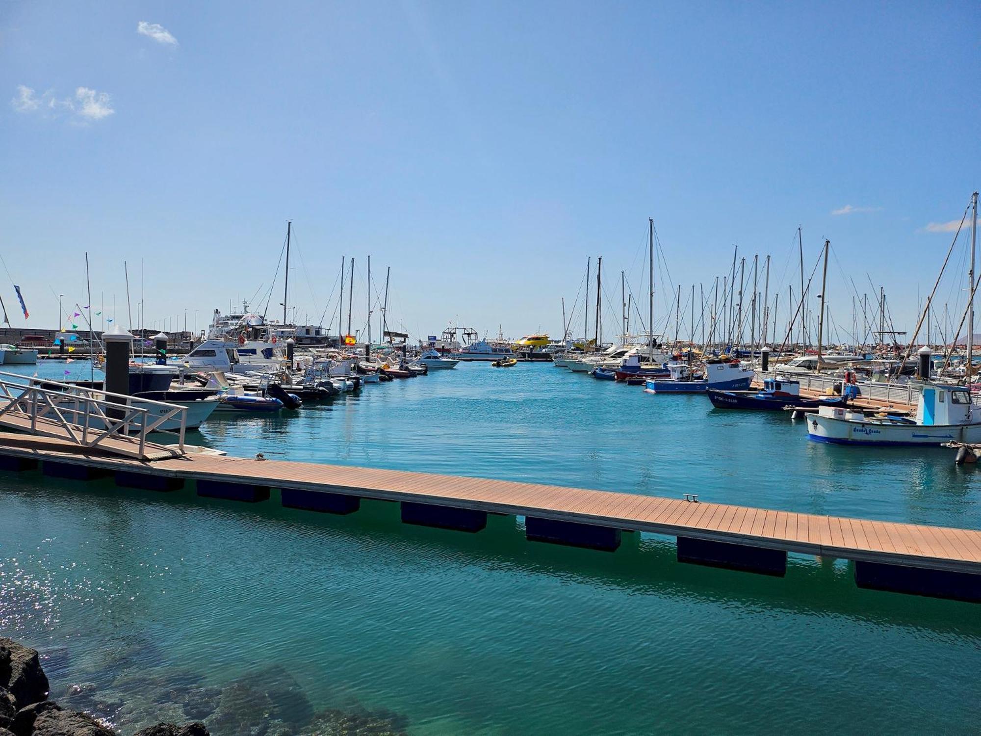 Corralejo Coliving By Amazzzing Travelホステル エクステリア 写真
