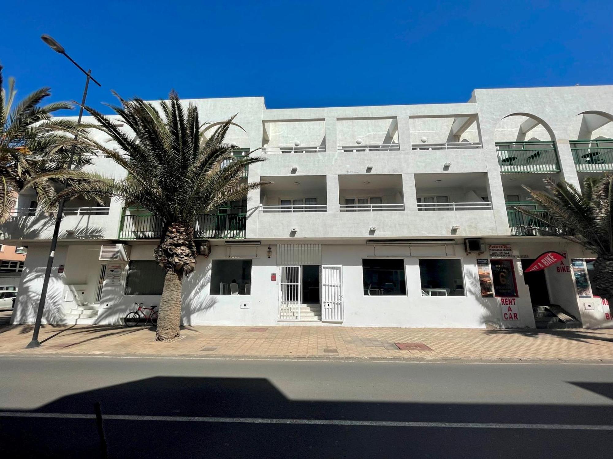 Corralejo Coliving By Amazzzing Travelホステル エクステリア 写真